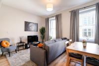 Near Train & City- Paisley-8 mins Glasgow Airport - B&B Paisley