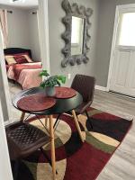 Cozy 2B Home in Delmar Loop with Newly Renov Bathroom - B&B University City