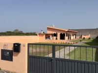 Casa Peixinho São Jacinto - 2 Bedrooms, Garden & BBQ near Beach - Chambres d'hôtes São Jacinto