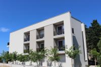 Bumblebee apartments & rooms with pool - Chambres d'hôtes Novalja