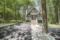 Charming n Fun chalet Retreat in The Poconos - Ferienwohnung Tobyhanna