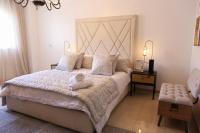 Spacious and Bright Apt With Stylish 2BR a Pool and Garage - Chambres d'hôtes Agadir