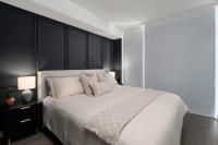 Luxury 3BR 2BA with 2 King Beds Sleeps 8 on Yonge - B&B Toronto
