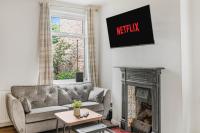 5BR House in Beeston Central with Free Parking - sleeps 10 - Chambres d'hôtes Nottingham