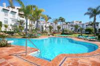 Dúplex vistas al mar, piscina, jacuzzi y playa. - Chambres d'hôtes Estepona