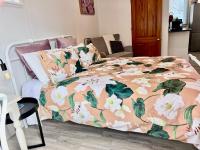 Short Stay- YOUR OWN GUESTHOUSE! - B&B Halcombe