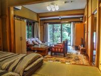 Zimmer im japanischen Stil mit Gartenblick 101