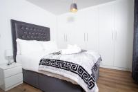 Family-Friendly Refurbished 1BR Flat in Manchester - Bed and Breakfast Manchester