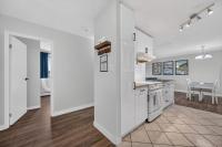 Stampede Central 2 Bedroom Condo - Pet Friendly - B&B Calgary
