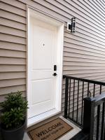 Modern 2BR Suite Near Anthony Henday with Parking, Workspace, and Laundry - B&B Edmonton