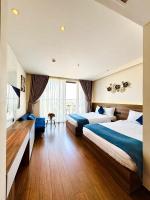 Twin Room with City View