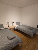 Örnsro Boende - Hus och rum - B&B Skara