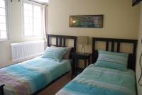 Double or Twin Room with Private Bathroom (Manhattan)