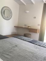 One bedroom bungalow NEXT TO MAKRYS GIALOS BEACH - B&B Argostoli