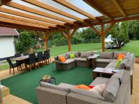 Lake Balaton Family with 3 bedrooms and private beach , private parking - B&B Balatonszárszó