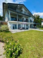 Seeblick-Apartment mit Garten in Velden am Wörthersee - Bed and Breakfast Velden am Wörther See