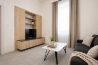 ALURE RESIDENCES 2 - 24h self check-in & private parking next to the apartment building included, CITY CENTER right on SNP Square in a quiet passage, new building, best deal in town - Chambres d'hôtes Banská Bystrica
