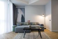 GrandStay MidTown Exclusive central apartment with Resident parking Bath and shower King bed and much more - B&B Chişinău
