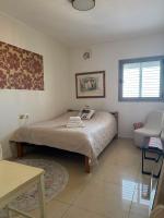 apartments with separate kitchen by the sea - B&B Asdod