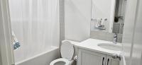 Noreak Thap - Bed and Breakfast Calgary