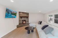 Modern 3BR With Big Kitchen & TV Rm - B&B State College