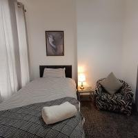 Hazel TF4 Single Room with Private Bathroom - B&B Stockton-on-Tees