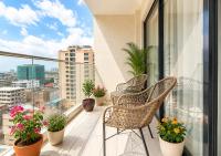 Modern Cozy 3 BR Apartment for 6 in South C Near JKIA & CBD Free WIFI & PARKING - B&B Nairobi