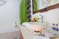 Double Room with Pool View