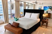 Modern Coral Beach Apt in Isla Verde with Beach Access & Pool - B&B San Juan