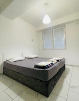 Stylish Apartment Near City Center - free parking - Chambres d'hôtes Skopje
