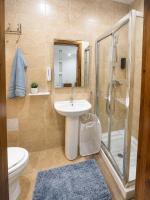 Spacious 3-Bedroom Apartment with Balcony, Prime Location, 5-Min Walk to Seafront - B&B Gżira