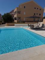 Ventana Pool Apartments - Stara Novalja - Chambres d'hôtes Stara Novalja