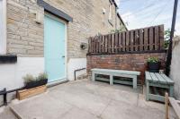 The Pink Door by Salts Mill, Sleeps 4 - Chambres d'hôtes Saltaire