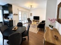 Charming 3BR Apartment with Loggia close to Paris - Chambres d'hôtes Le Plessis-Robinson