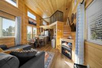 The Peaceful Pine Cabin at Rocky Rim Resort - B&B Overgaard