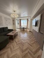 Spacious 2-Bedroom Apartment in the Heart of Yerevan - Chambres d'hôtes Erevan