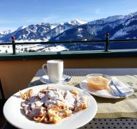 Berghotel Zugspitzblick - Bed and Breakfast Zöblen