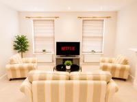 Luxury Stay in Bourne Town Centre | Sleeps 4 - Bed and Breakfast Bourne
