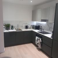 Spacious 3-Bed Hayes Apartment near Heathrow - B&B Hayes