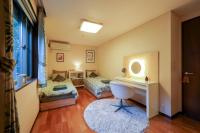 Hanegi Park Dog Lover Home Stay - near Shimokitazawa, 10 min to Shibuya下北沢 渋谷至近 羽根木公園前の邸宅犬好きな方ホームステイ - Ferienwohnung Tokio
