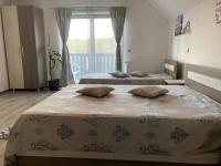 Casa Poarta Paradisului - Chambres d'hôtes Moldoveneşti