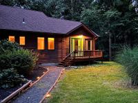 Modern Catskills Retreat Spa Bath + Fire Pit - Bed and Breakfast Saugerties
