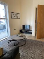 Luxury 2 bed 3 bathroom apartment with balcony, middlewood plaza Salford - B&B Manchester