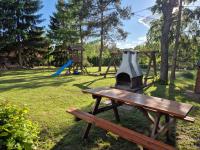 Apartment Pod Modrzewiem - Ferienwohnung Powidz