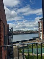 Luxury River View Penthouse - Bed and Breakfast Southampton