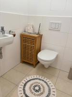 Quiet and central, modern apartment at U1, with garden & parking - B&B Vienna
