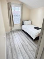 Contractor Friendly 3 Bed House Long Stays Fast Wi-Fi & Parking - B&B Bedford