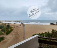 Bright beachfront apartment with ocean view - B&B Villa Gesell