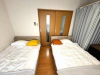 41m2 Family Apartment , Free Parking , Sleeps 5 , 9 Min to Matsuyama Station - Chambres d'hôtes Matsuyama