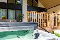 L'Escapade chalet contemporain avec spa - B&B Saint-Basile